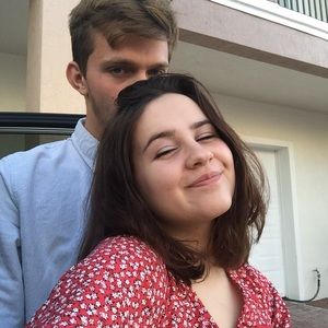 Meet your Posher, Larissa